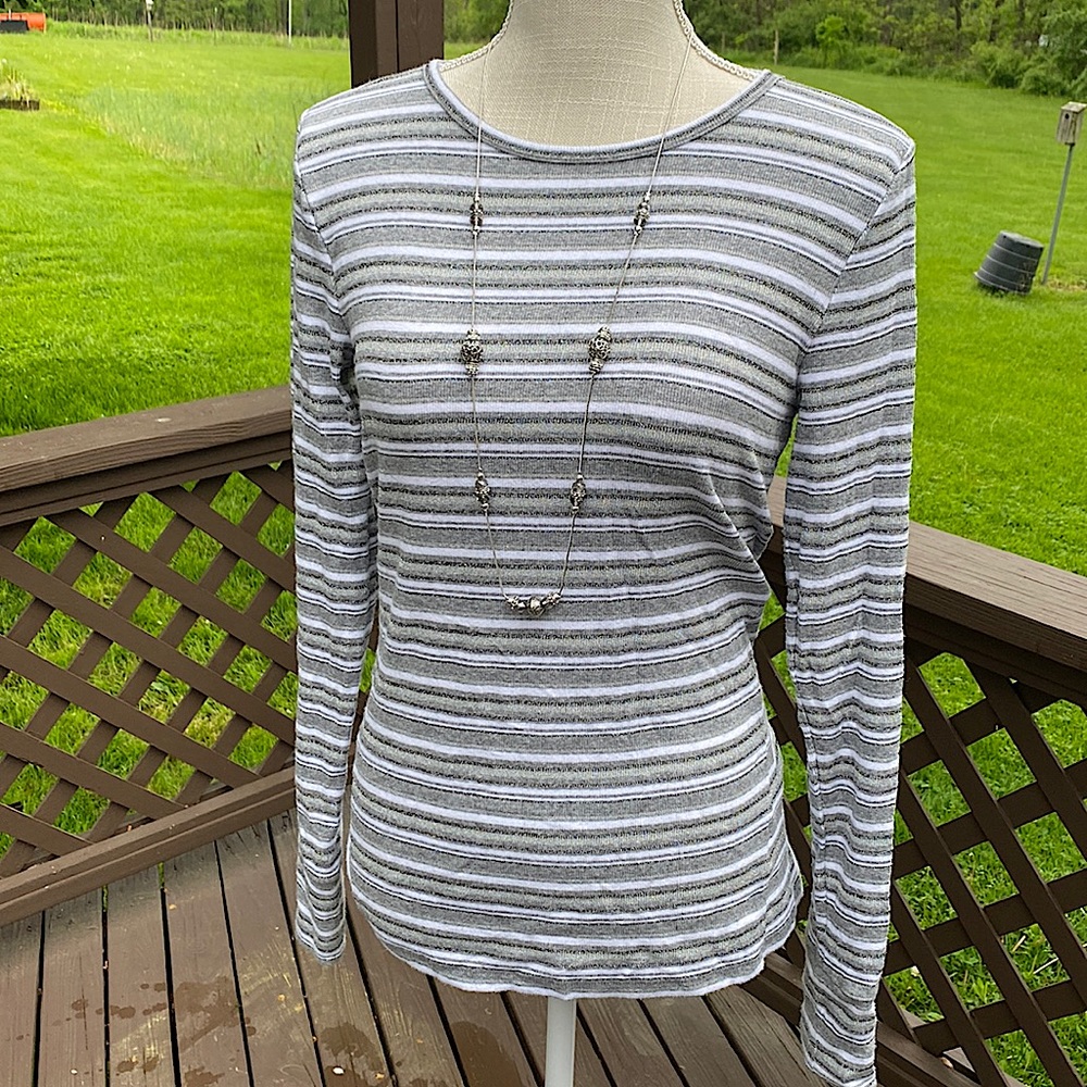 GAP long sleeved shirt
